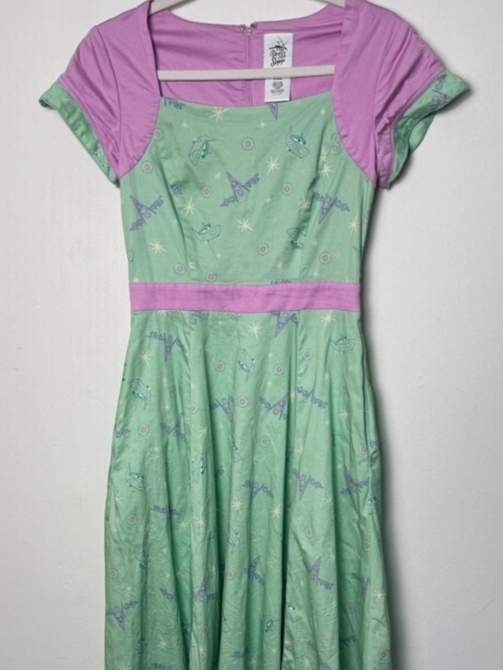 Disneyland The Dress Shop Women’s Small Cars Land Flo's V8 Café Retro - Picture 1 of 3